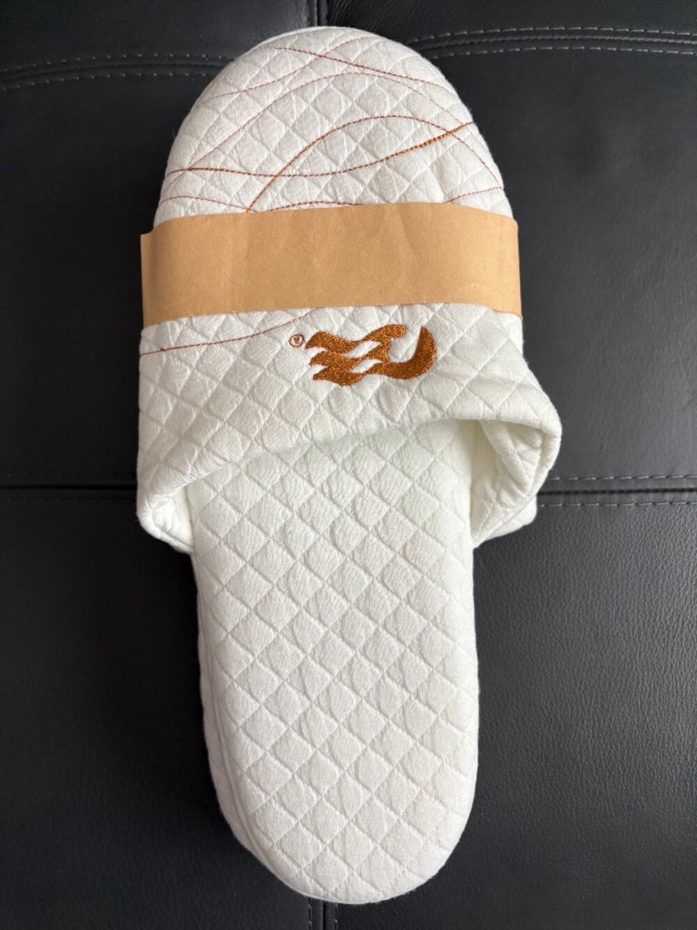 Princess Cruises Spa Slippers - White - Unisex .